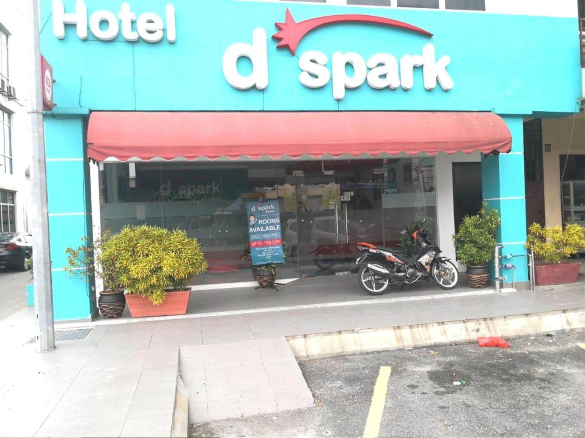 Oyo 91087 Hotel Dspark Port Кланг Экстерьер фото